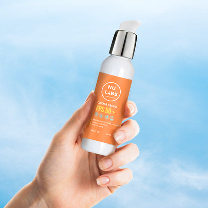 Nu Labs | Protector Solar Facial FPS 50+ | Máxima Protección UVA, UVB y Luz Azul Digital | Enriquecido con Colágeno | Amigable con los Arrecifes | Textura Ligera y No Grasosa 60ml